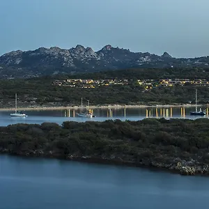 Cala Petralana Aparthotel Porto Pollo